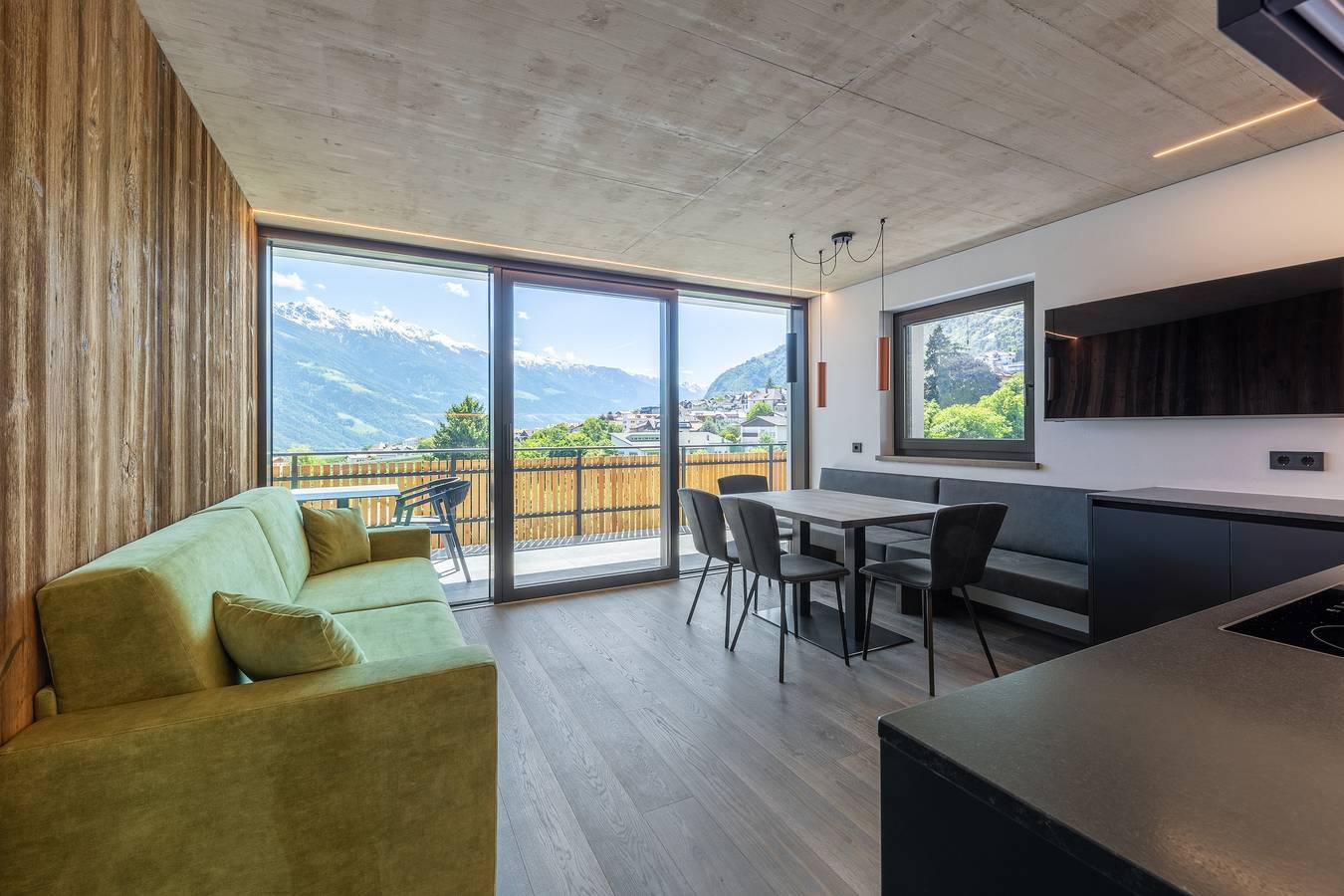 Ganze Wohnung, Ferienwohnung 'Köfele Lodge Agnes' mit Bergblick, Gemeinschaftspool und Wlan in Partschins, Texelgruppe