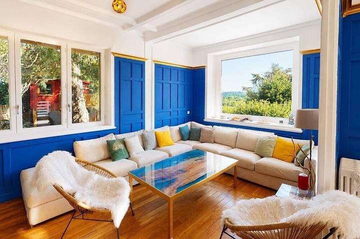 Villa pour 10 personnes, avec Balcon ainsi que Jacuzzi et Jardin dans Yvelines