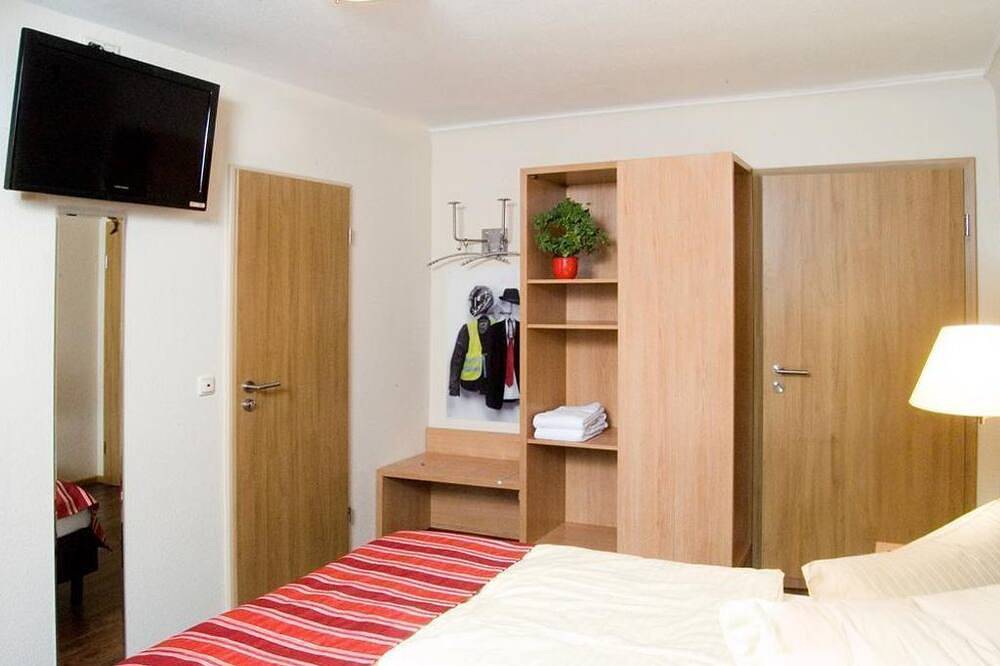Doppelzimmer Dusche/Wc - Hotel Hauer in Bollendorf, Eifelkreis Bitburg-Prüm