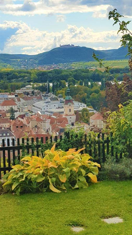 Ganze Wohnung, Blick über Krems mit Gartenpavillon in Krems an der Donau, Donau Niederösterreich