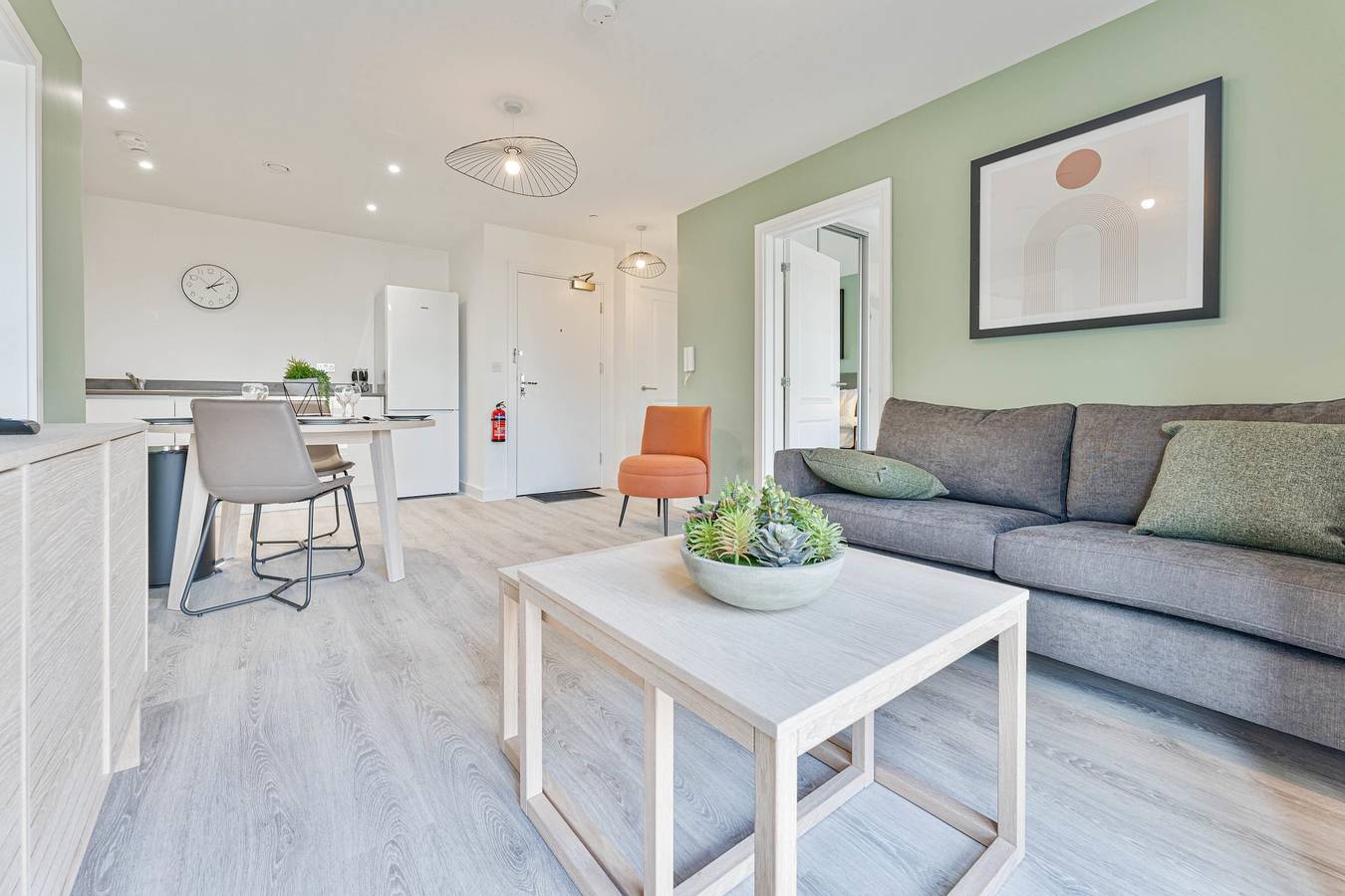 Entire apartment, Stay Zeni, Hardwick House Derby Lovely 2 Bed Flat in Derby, East Midlands