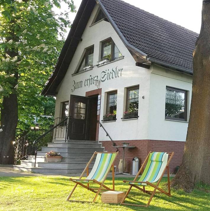 Hotel, mit Terrasse und Garten