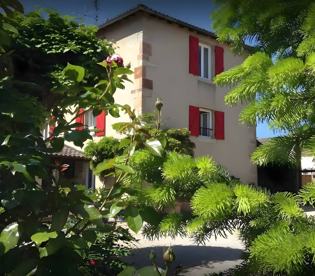 Maison d’hôtes « Chambre Marine » avec piscine privée, terrasse partagée et Wi-Fi in Senozan, Région de Mâcon