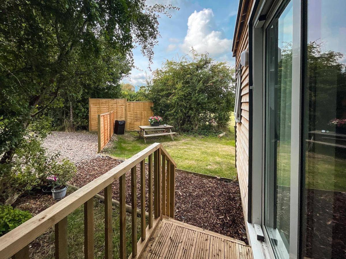 Shepherds hut Bath in Bitton, South Gloucestershire