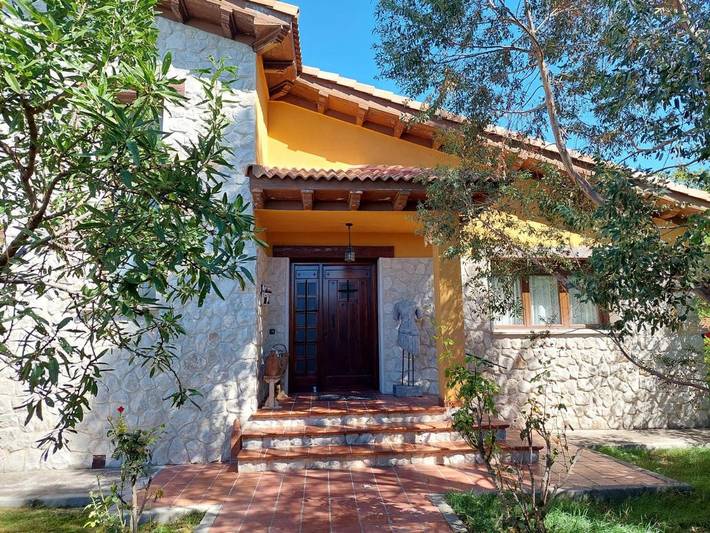 Chalet para 10 personas, con Balcón y Terraza además de Jardín y Piscina en Tierra de Pinares (Cuéllar)
