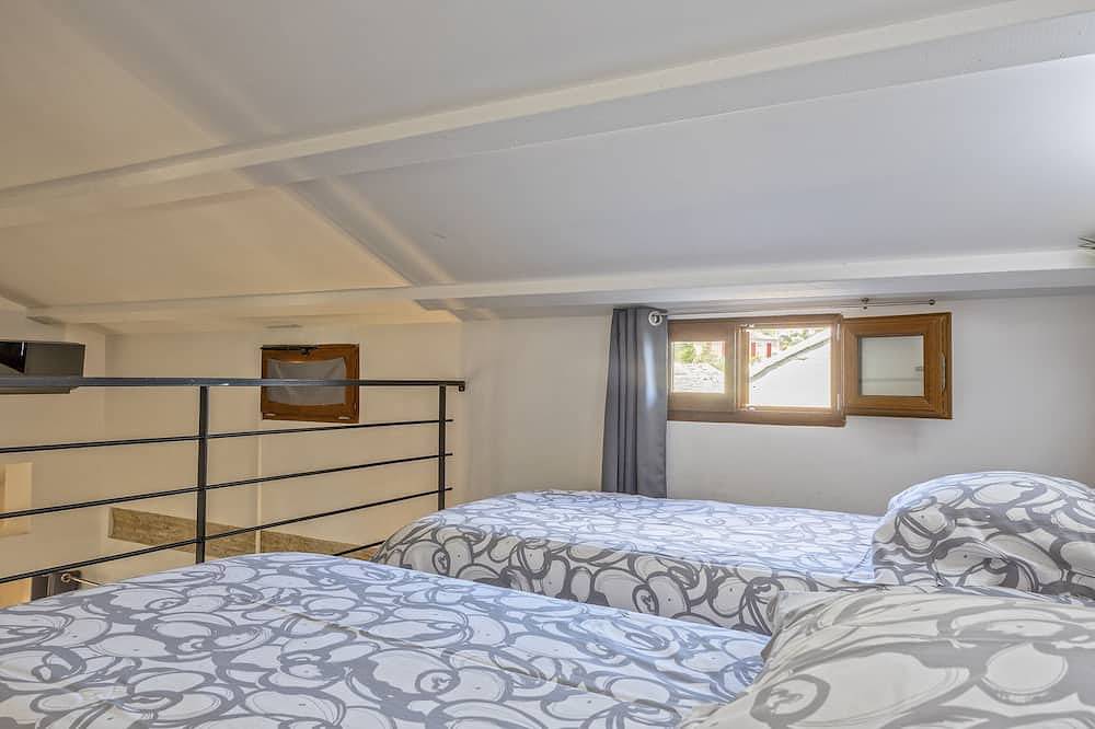 Appartement entier, Sur le port d’Erbalunga appartement cosy 4 personnes in Erbalunga, Brando