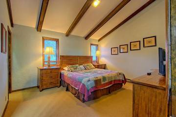 Vacation Rental for 8 Guests in Blue Ridge Parkway, Sugar Mountain, Picture 2