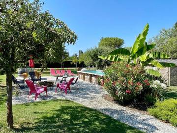 Gîte pour 14 personnes, avec jardin et piscine, adapté aux familles à Eynesse