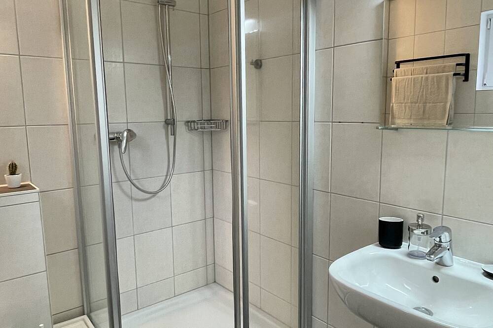 Ganze Wohnung, 1 bedroom apartment in aschaffenburg in Aschaffenburg, Spessart
