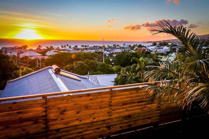 Gîte pour 4 personnes, avec vue et jardin dans Plage de Saint-Leu