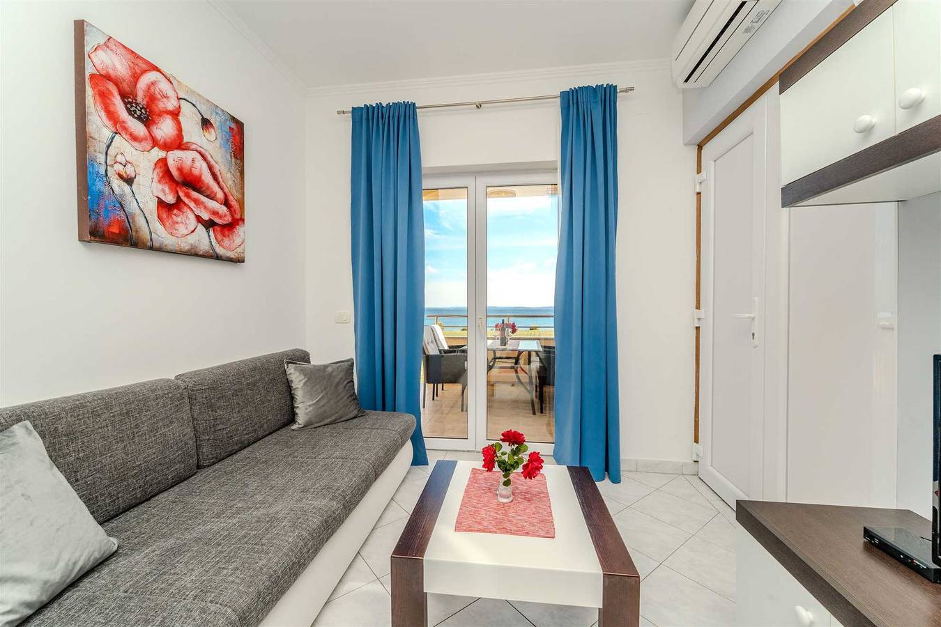 Cijeli apartman, For 2-4 persons | 20 m from the beach | quiet location in Nin, Zadarska županija