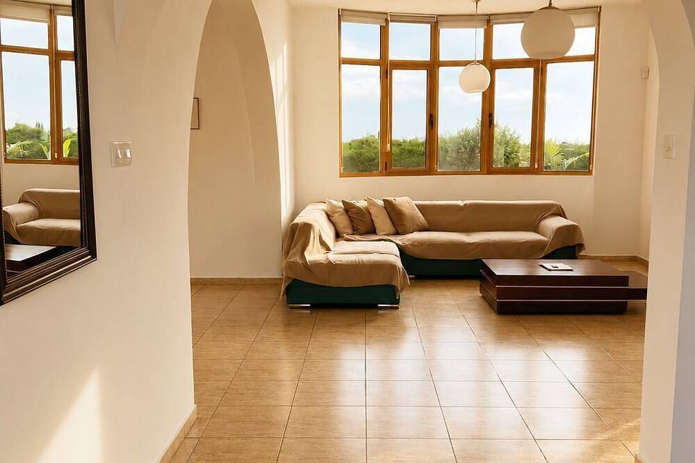 Luxury, Modern Villa with private pool & garden in Coral Bay area in Peyia, Zuid Cyprus