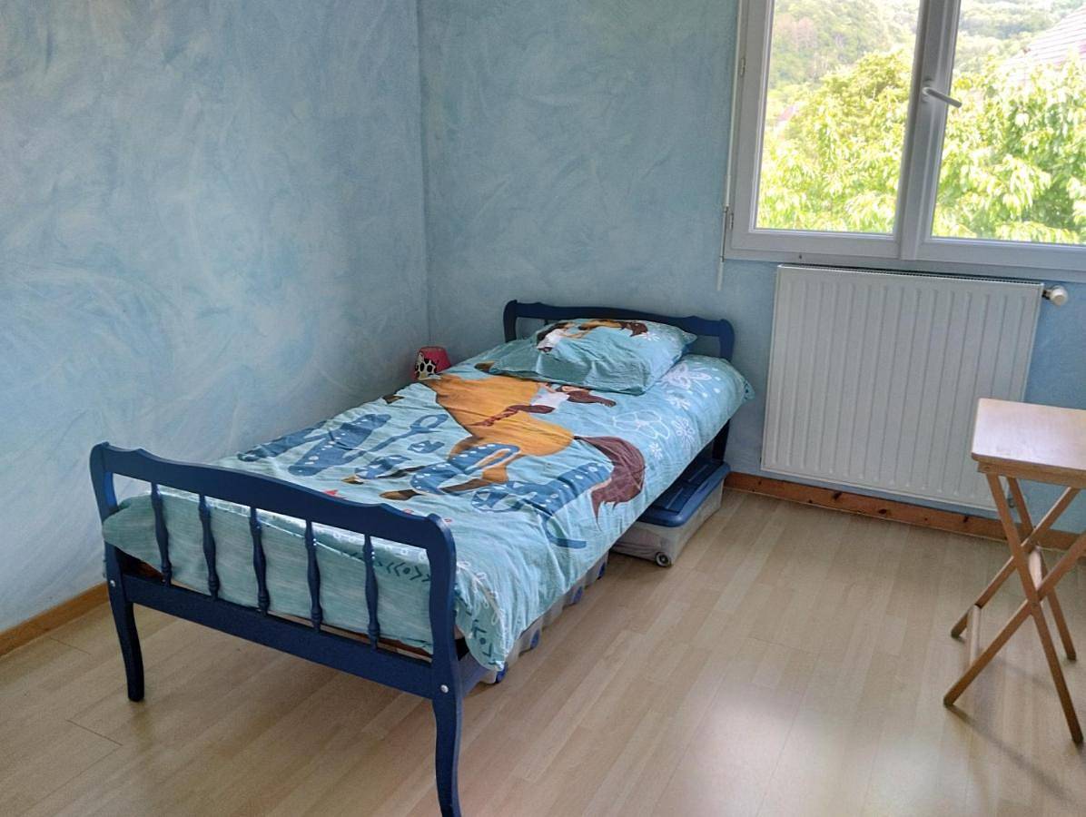 Three-Bedroom House in Nans-sous-Sainte-Anne, Jura Francais