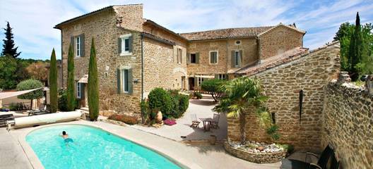 Chambre d’hôte pour 3 personnes, avec jardin et piscine à Grignan