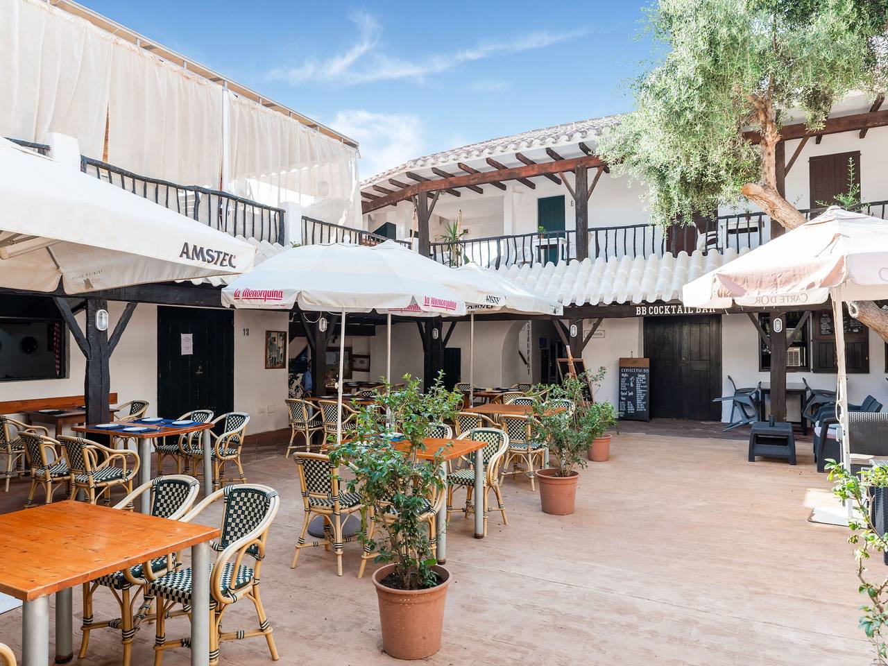 Ganze Wohnung, Ferienhaus in Binibeca Vell mit Meerblick in Binissafuller, Sant Lluís