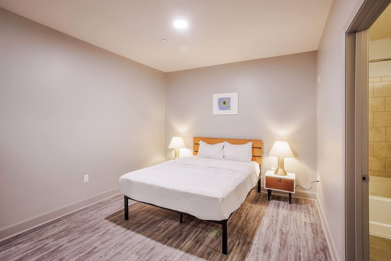 Ganze Wohnung, 1Br 1Ba Cozysuites at the Banks in Cincinnati, Hamilton County (OH)