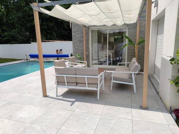 Location de vacances pour 11 personnes, avec piscine ainsi que jardin et vue à Floirac - 4