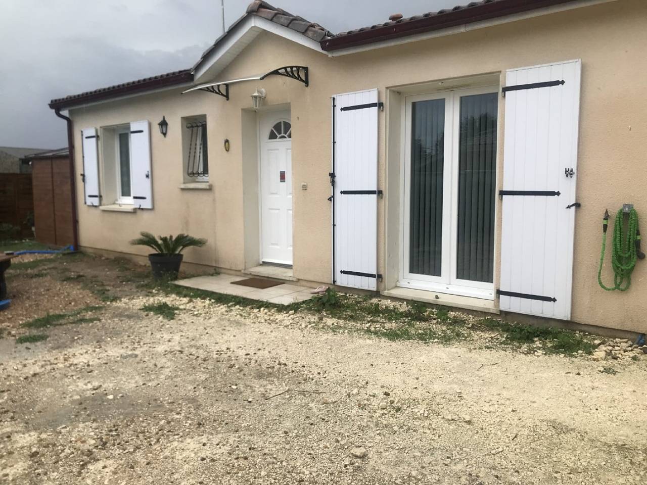 Habitación Zen en Casa con Dueño in Saint-Médard-de-Guizières, Región de Libourne
