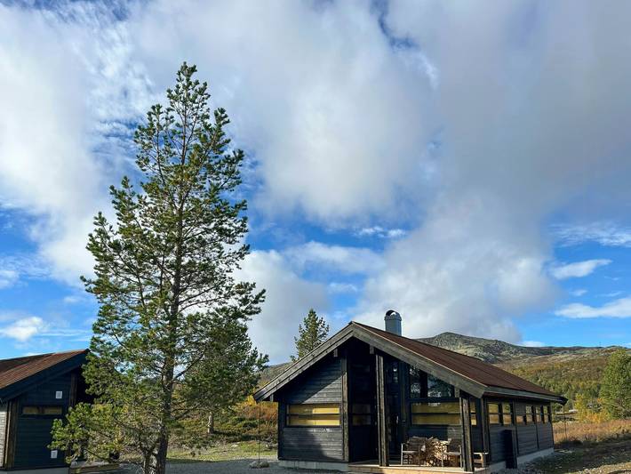 Aalhütte mit Bergwanderungen und Feuerstelle in Sel