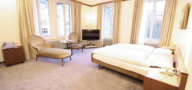 Hotel Post Glarnerhof - Doppelzimmer in Glarus, Kanton Glarus