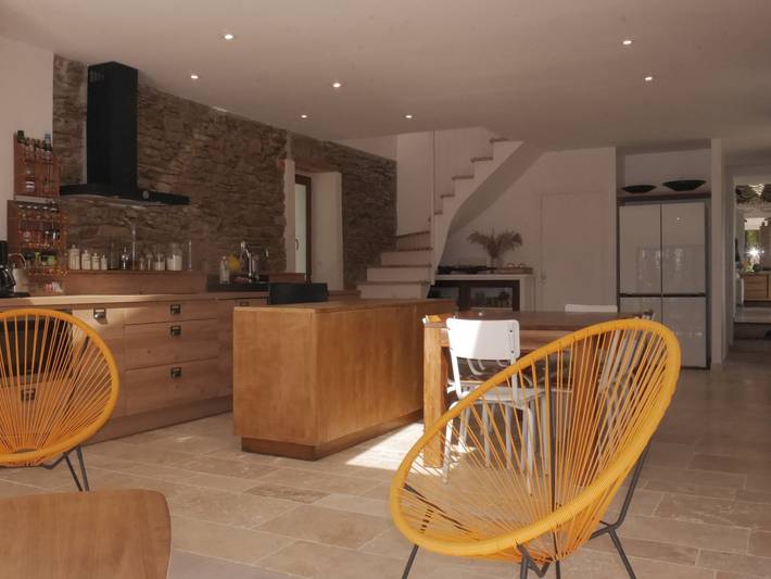 Casa contemporánea en zona tranquila cerca de la playa, incluye WiFi in Locmaria, Côte des Mégalithes