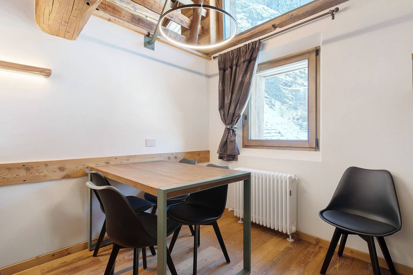 Appartement entier, Appartement 'Lo Pailler' avec vue montagne, jardin commun et Wi-Fi in Rhêmes-Notre-Dame, Massif du Ruitor