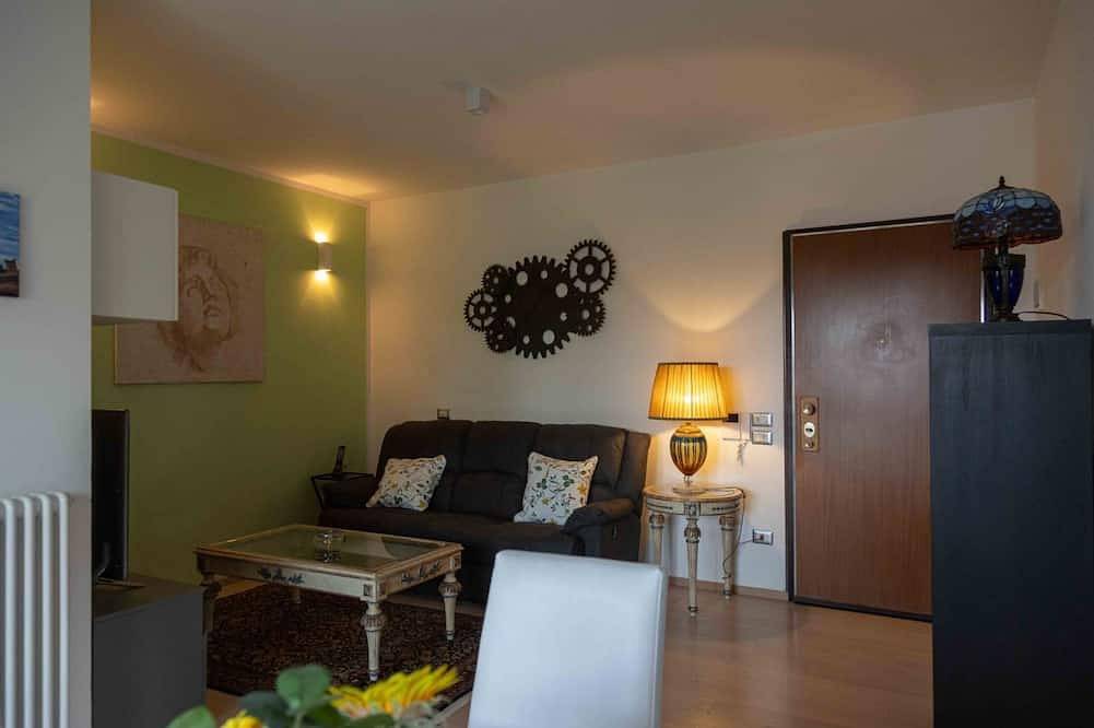 Entire apartment, Apt. Housmart Isonzo 6 in Casalecchio di Reno, Bologna Province