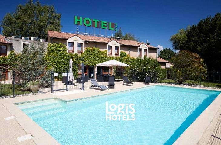 Hôtel pour 2 personnes, avec Terrasse ainsi que Jardin et Piscine à Claix