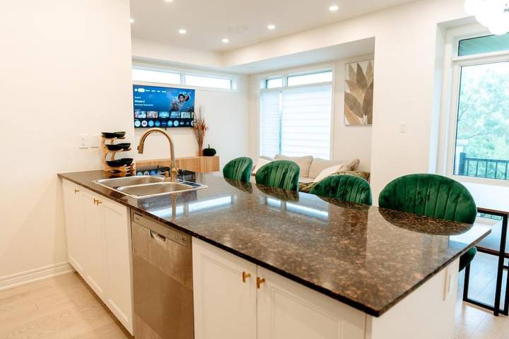 Location de vacances pour 6 personnes, avec vue et terrasse à Ajax