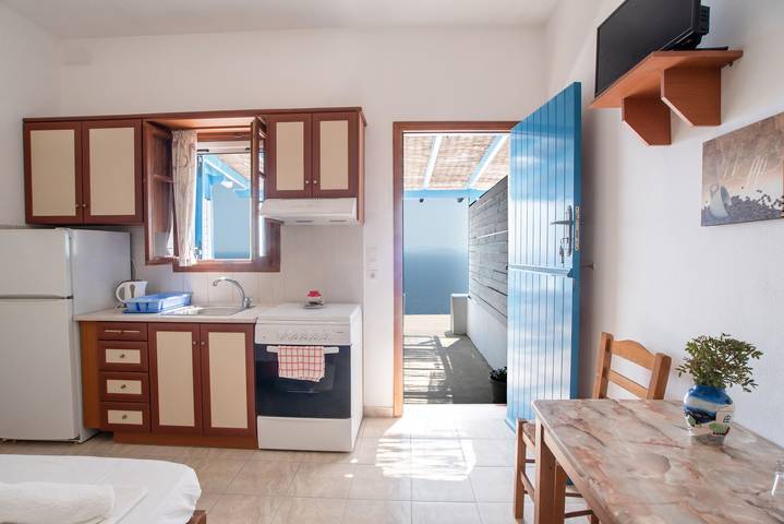 Ganzes Studio, Einzimmerapartment 'Mesaria' mit Balkon, Wi-Fi und Klimaanlage in Donousa