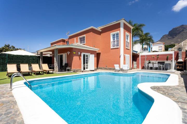 Ferienhaus für 6 Personen, mit Ausblick und Garten sowie Pool - 1