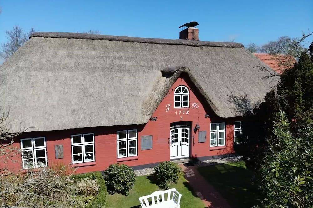 Ganze Wohnung, Alte Schule - Wohnung 2 im Dorf bekannt aus \"Gegen den Wind\" in St. Peter-Ording, Eiderstedt