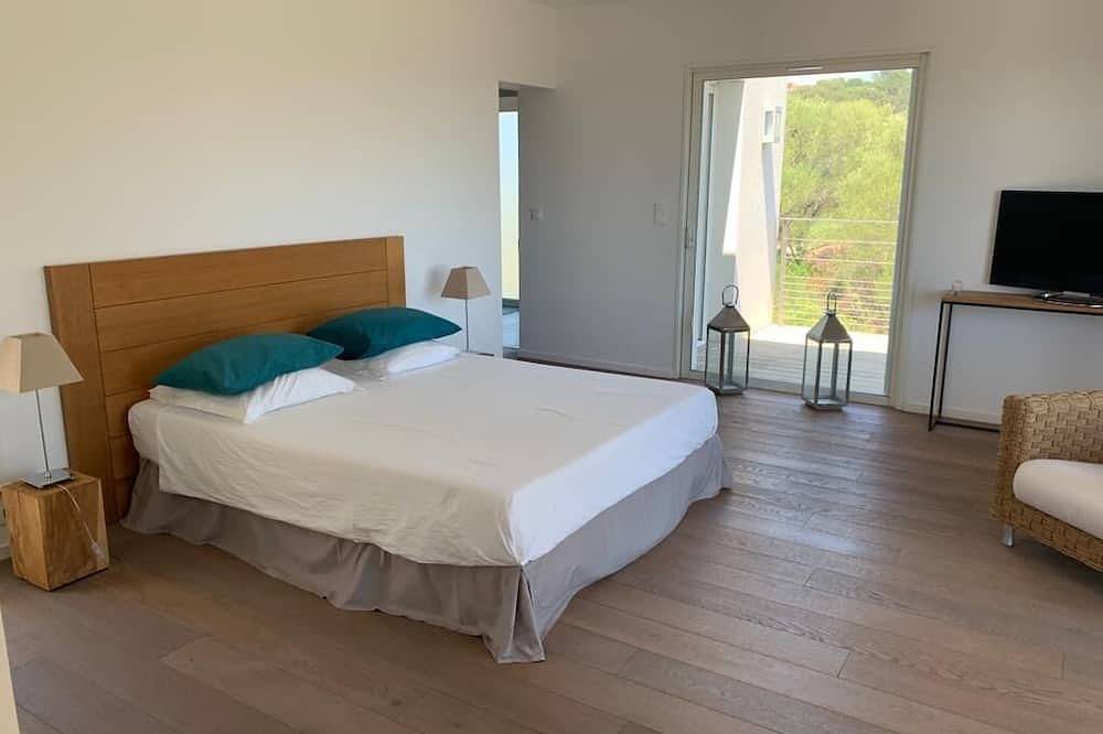 Preciosa villa contemporánea para 10 personas al mar playa 250m in Pinarellu, Zonza