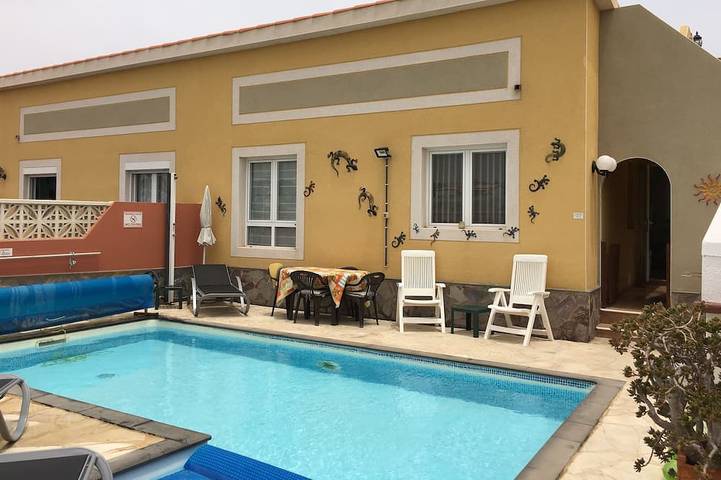 Villa for 6 people, with terrace in Caleta de Fuste