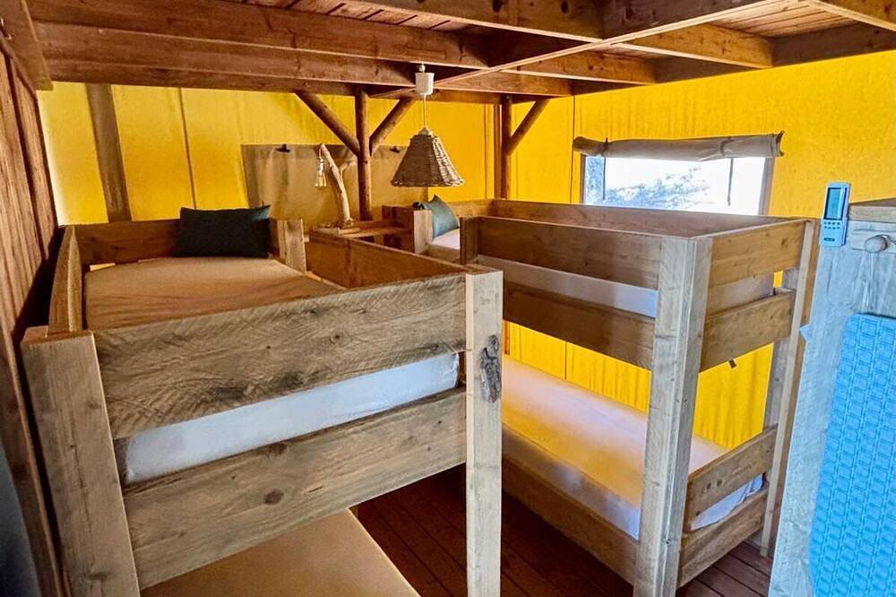 Tente Lodge avec dépendances - accès direct mer - dans une nature sauvegardée in Coti-Chiavari, Région d'Ajaccio