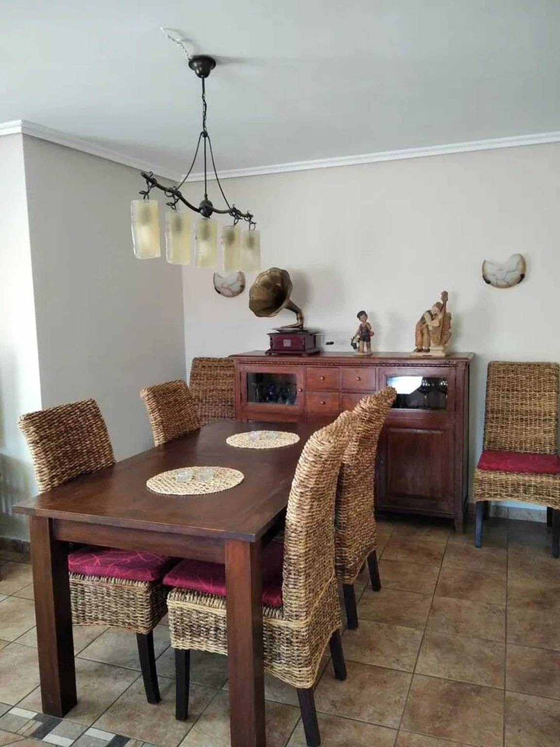 Appartement entier, Appartement spacieux à Bronchales - 90 m² - Animaux acceptés in Bronchales, Région de Teruel