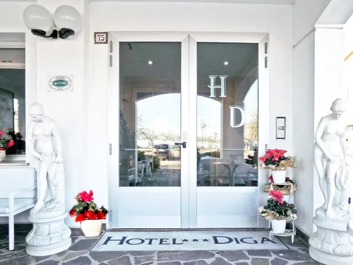 Hotel para 3 personas, con vistas y jardín - 1