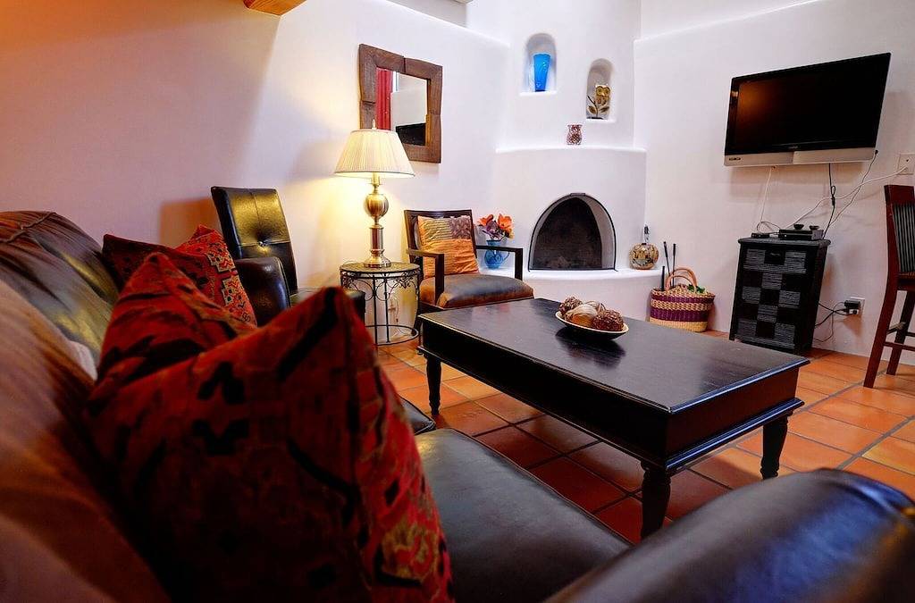 Das romantische Casita im Loft-Stil liegt an der Santa Fe Plaza in Santa Fe, Santa Fe County