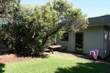 Log Cabin for 2 People in Melbourne, Mornington Peninsula, Photo 3