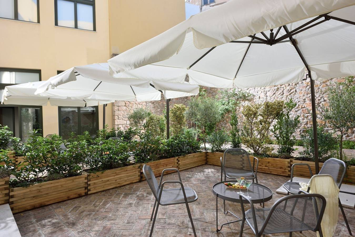 Magnificent Athens Villa | 1 Bedroom | Villa Aizen | Garden View in Central Section of Athens, Athens