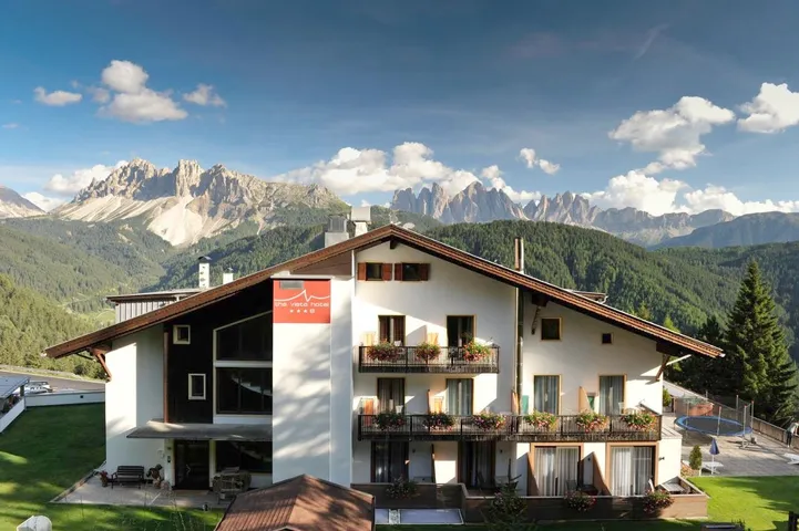 Hotel für 3 Personen, mit Pool und Garten sowie Sauna und Whirlpool - 1