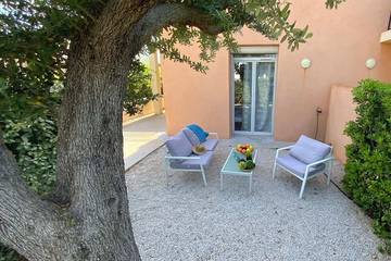 Gîte pour 5 personnes, avec terrasse et jardin dans Plage Du Capelan Bandol