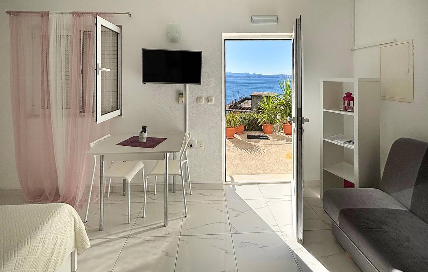 Cały apartament wypoczynkowy, Apartament wakacyjny dla 2 osób z ogród in Podgora, Riwiera Makarska