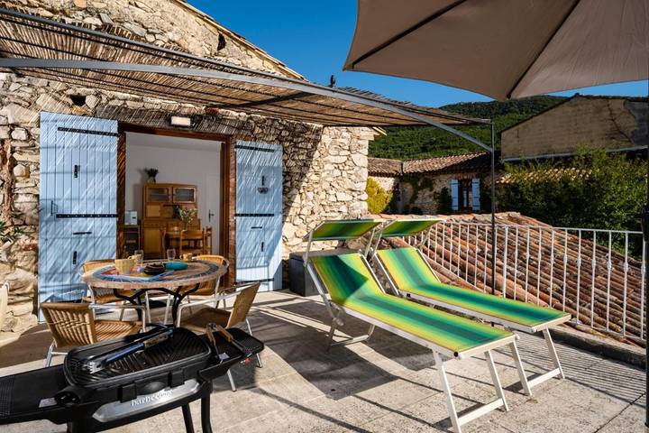 Gîte pour 2 personnes, avec vue et terrasse, animaux acceptés à Gigondas - 3