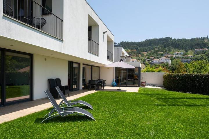 Casa de férias para 8 pessoas, com jardim e vista em Arouca