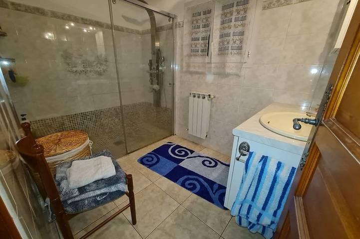 Location de vacances pour 8 personnes, avec jardin et terrasse, animaux acceptés à Saint-Julien - 2