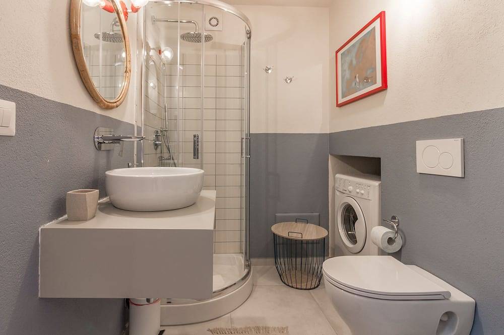Ganze Wohnung, Modernes Apartment mit zwei Schlafzimmern und kostenlosem Wlan in San Pantaleo, Olbia