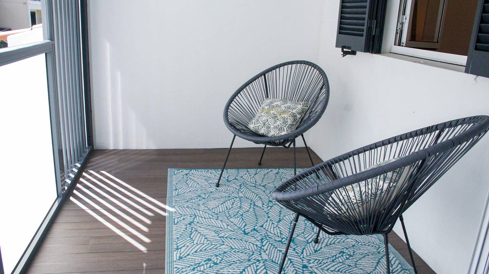 Geheel appartement, Vakantiehuis "A m a r - 450 m van het strand" met Balkon & Wifi in São Miguel Island, Rosto do Cão (São Roque)