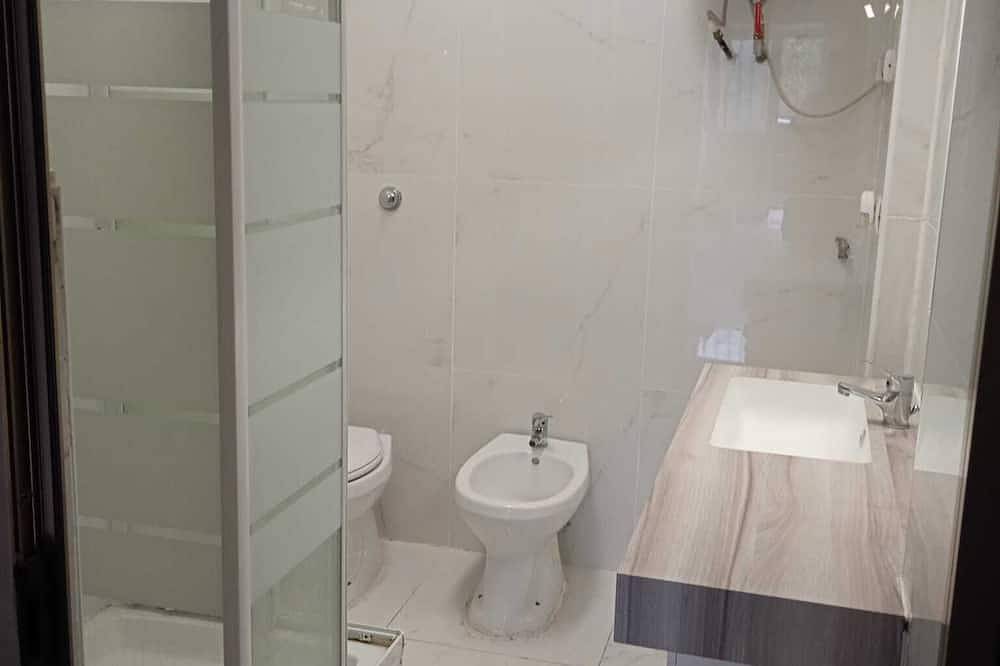 Appartement entier, Appartement-Classique-Salle de bain privée-Vue sur la cour in Pompei, Parc national du Vésuve