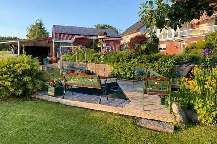 Ferienwohnung für 2 Personen, mit Garten und Whirlpool in Neustrelitz